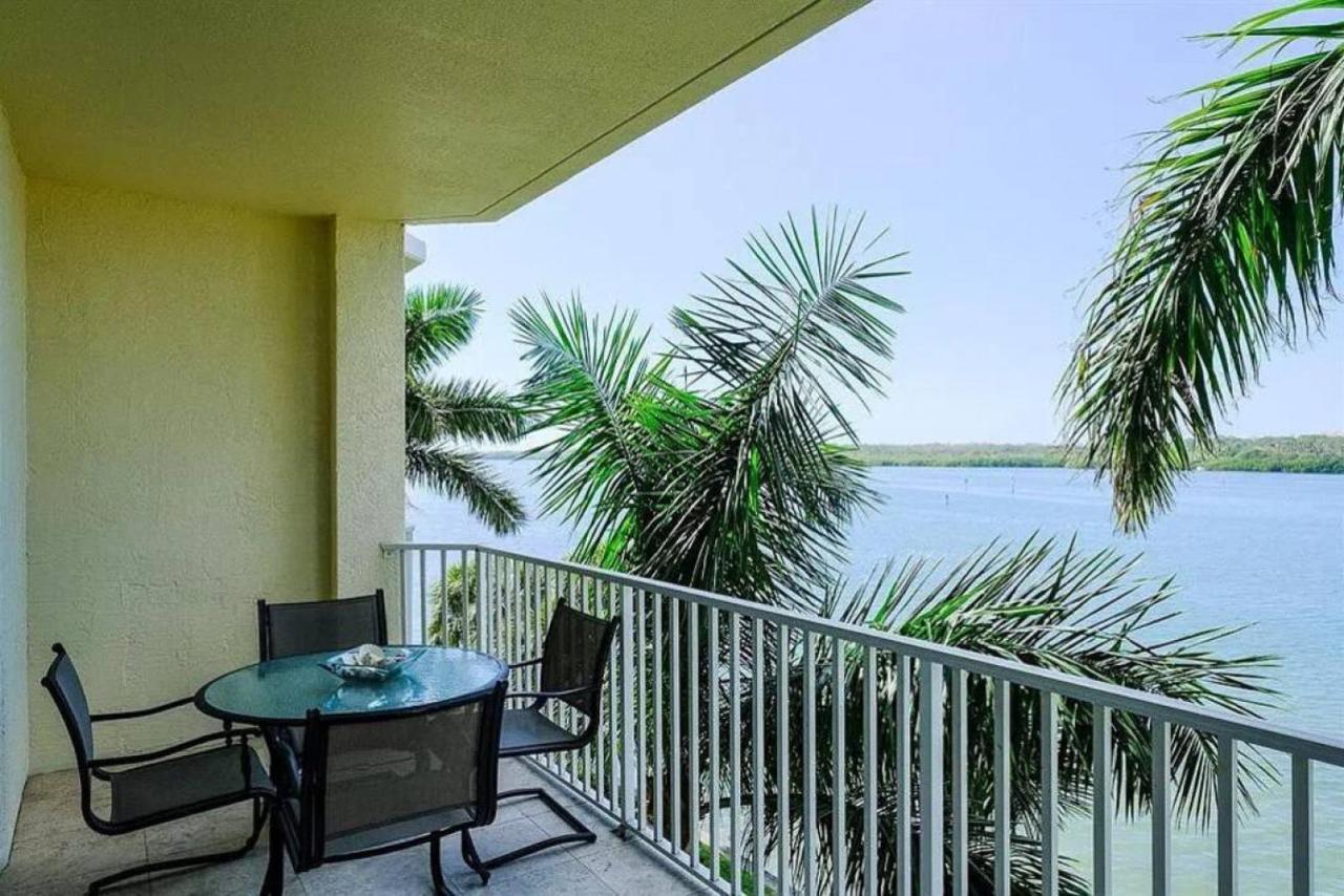Bright Luxury Oceanfront Condo With Private Balcony And Hotel Pool St. Petersburg Exterior photo
